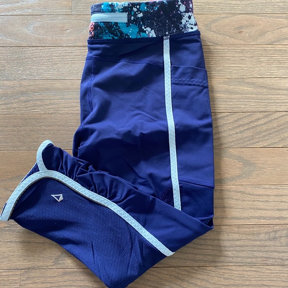 Ivivva by Lululemon Girls Crop Leggings, Size 14 - Picture 1 of 6